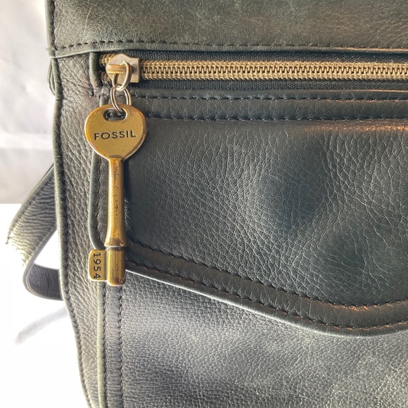 Fossil Vintage Black Leather Crossbody Bag - Picture 11 of 16